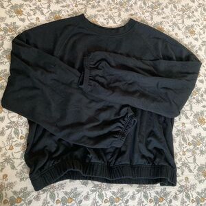 Stretchy Black Crew-Neck Sweater with Elastic Wrist and Waist